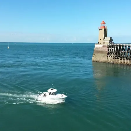A 100 M De La Mer Et Du Port ! Parking Privatif ! *