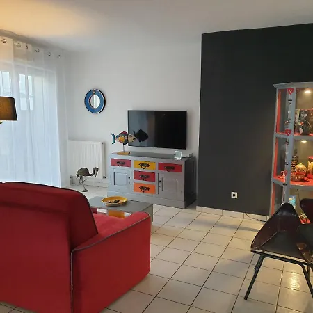 شقة A 100 M De La Mer Et Du Port ! Parking Privatif !